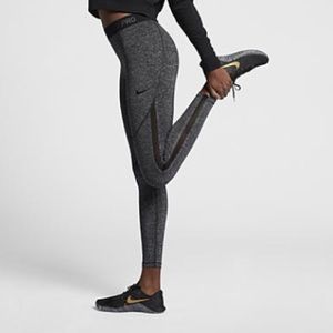 NIKE NikePro Hypercool Leggings - Women’s Medium